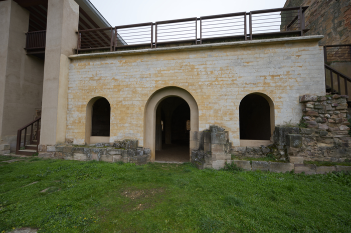 Galería oriental con sala capitular del monasterio de moreruela